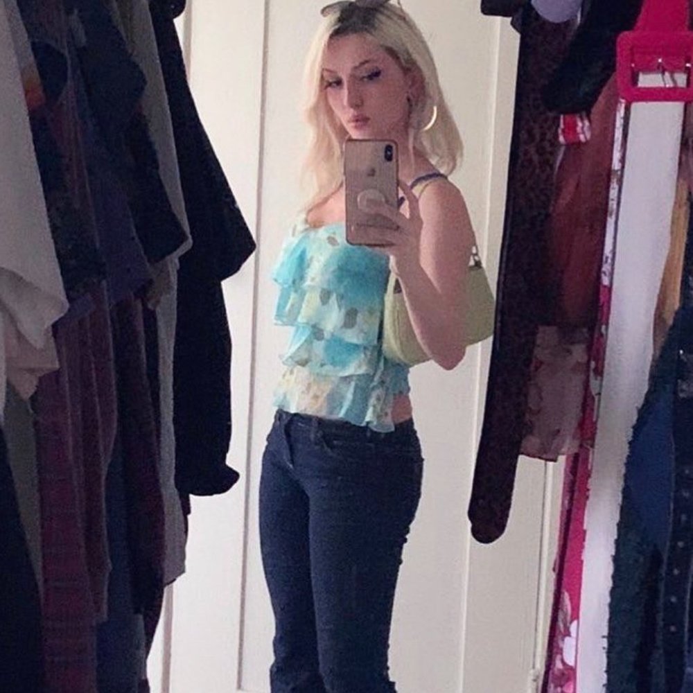 Meet your Posher, Chloe